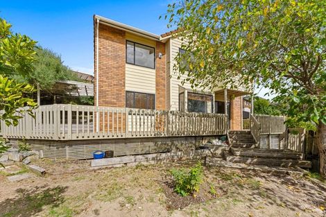 Photo of property in 2/12 Helicon Place, Totara Vale, Auckland, 0629