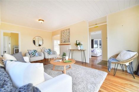 Photo of property in 1/8 Orchard Road, Waiake, Auckland, 0630