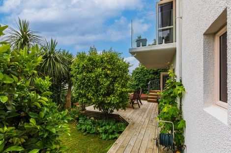 Photo of property in 12 Cobden Crescent, Bluff Hill, Napier, 4110