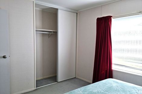 Photo of property in 14 Lanier Place, Glendene, Auckland, 0602