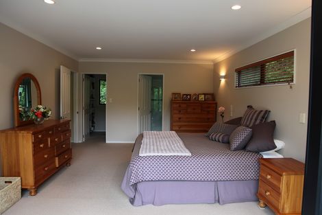 Photo of property in 182b Forest Hill Road, Waiatarua, Auckland, 0612