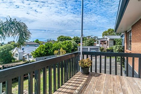 Photo of property in 10 Marendellas Drive, Bucklands Beach, Auckland, 2014