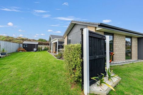 Photo of property in 45 Golf Vue Place, Castlecliff, Whanganui, 4501