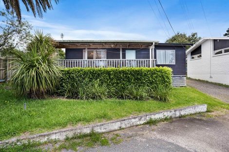 Photo of property in 12 Ranch Avenue, Beach Haven, Auckland, 0626