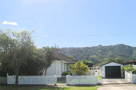 Photo of property in 2/35 Kowhai Avenue, Ebdentown, Upper Hutt, 5018