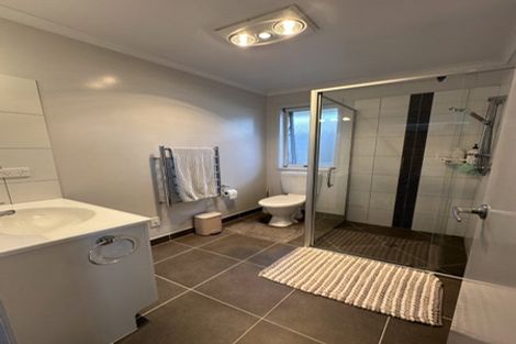 Photo of property in 220 Harbourside Drive, Karaka, Papakura, 2113