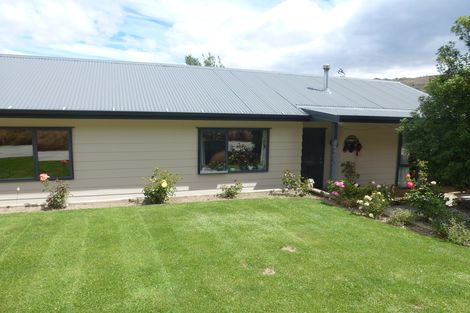 Photo of property in 35 Shields Street, Clyde, 9330