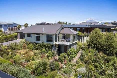 Photo of property in 3 Kapurau Lane, Merrilands, New Plymouth, 4312