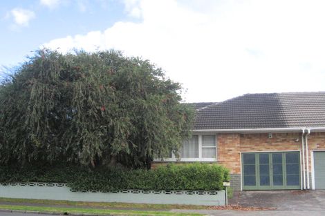 Photo of property in 1a Sutton Crescent, Papatoetoe, Auckland, 2025