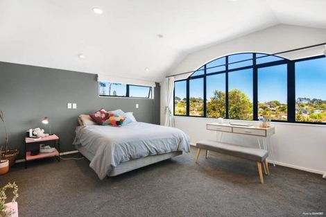 Photo of property in 30 Rosemary Avenue, Forrest Hill, Auckland, 0620