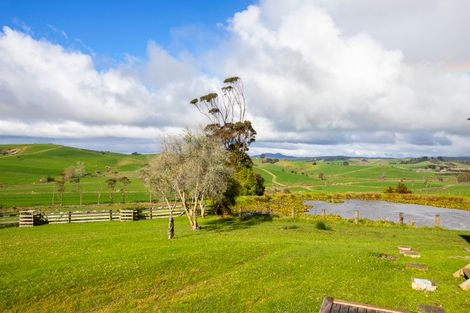 Photo of property in 84 Ocean View Road, Northcote, Auckland, 0627