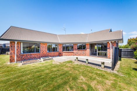 Photo of property in 4 Nevada Way, Kelvin Grove, Palmerston North, 4414