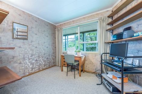 Photo of property in 18 Magnolia Grove, Maungaraki, Lower Hutt, 5010