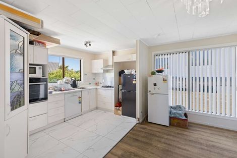 Photo of property in 13 Waari Avenue, Sunnyvale, Auckland, 0612