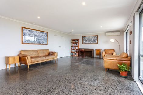 Photo of property in 103 Mcleod Road, South Head, Helensville, 0874