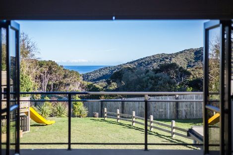 Photo of property in 3 Coroglen Rise, Pukerua Bay, 5026
