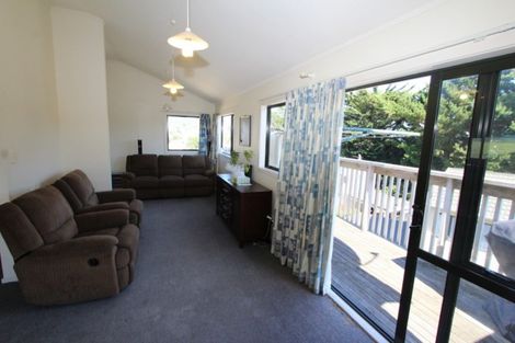 Photo of property in 28 Morere Street, Titahi Bay, Porirua, 5022