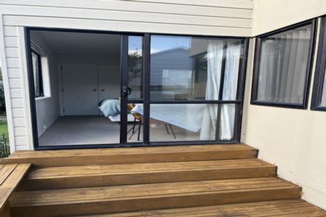 Photo of property in 2/94 Norwood Road, Bayswater, Auckland, 0622