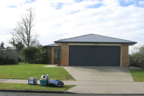 Photo of property in 18 Catalina Drive, Melville, Hamilton, 3206