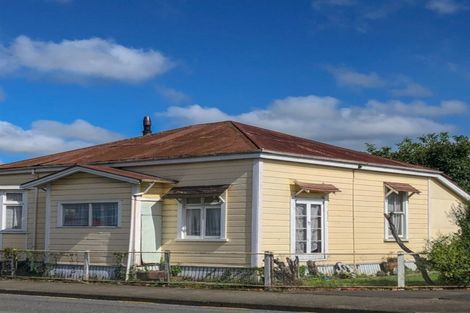 Photo of property in 1 Cadman Street, Dannevirke, 4930