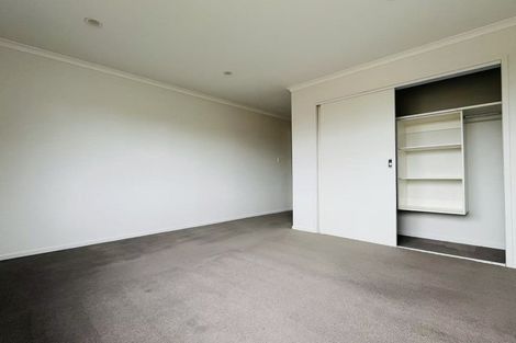 Photo of property in 15 Aronia Way, Goodwood Heights, Auckland, 2105