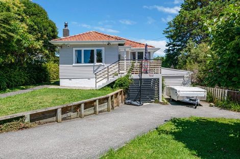 Photo of property in 70 Savoy Road, Glen Eden, Auckland, 0602