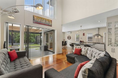 Photo of property in 51 Fairview Avenue, Fairview Heights, Auckland, 0632