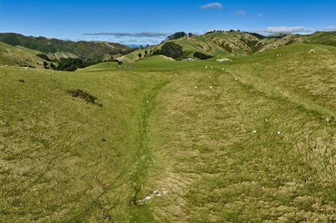 Photo of property in 1275 Paekakariki Hill Road, Paekakariki Hill, Porirua, 5381