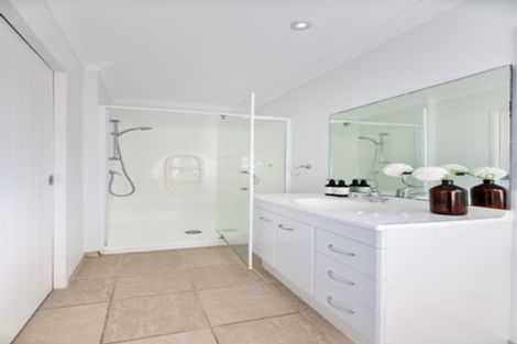 Photo of property in 230b Sturges Road, Henderson, Auckland, 0612