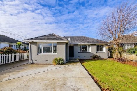 Photo of property in 106 Avonhead Road, Avonhead, Christchurch, 8042