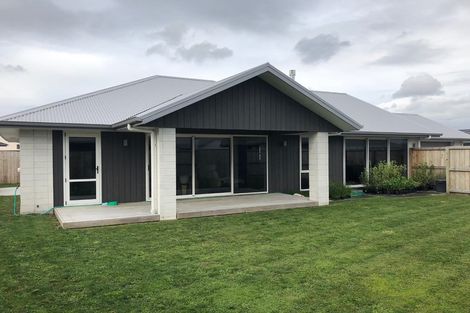 Photo of property in 33 Kahuparere Crescent, Pyes Pa, Tauranga, 3112