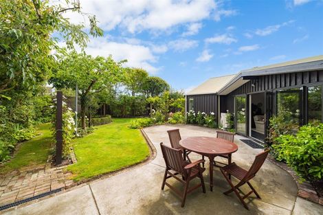 Photo of property in 199a Main North Road, Redwood, Christchurch, 8051