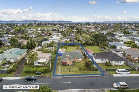 Photo of property in 16 Ward Crescent, Te Atatu Peninsula, Auckland, 0610