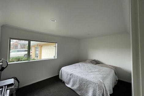 Photo of property in 14 Hagen Close, Golflands, Auckland, 2013