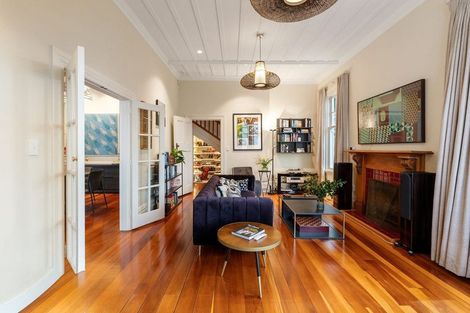 Photo of property in 57 Bolton Street, Kelburn, Wellington, 6012