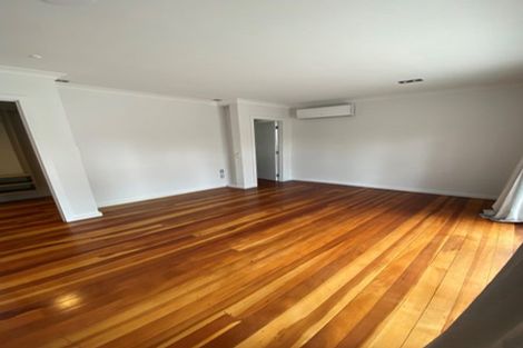 Photo of property in 26 West Lynn Road, Titirangi, Auckland, 0604