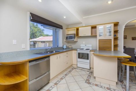 Photo of property in 43 Golders Road, Elderslea, Upper Hutt, 5018