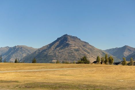 Photo of property in 28 Cunninghams Drive, Jacks Point, Queenstown, 9371