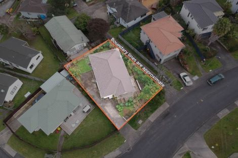Photo of property in 25 Loughanure Place, Massey, Auckland, 0614