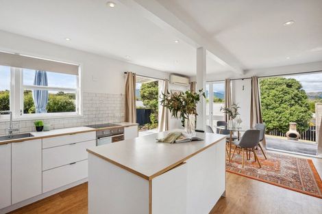 Photo of property in 29 Titoki Road, Waikanae Beach, Waikanae, 5036