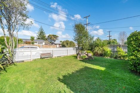 Photo of property in 1/31 Sunnyhaven Avenue, Beach Haven, Auckland, 0626