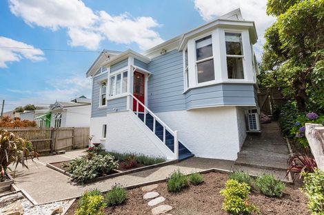 Photo of property in 12 Woburn Road, Northland, Wellington, 6012