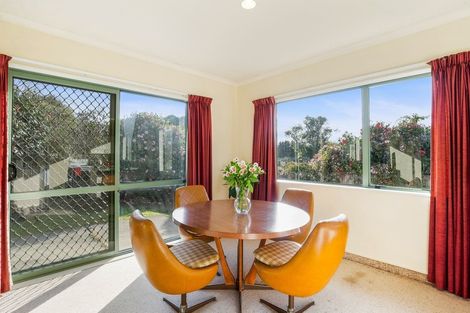 Photo of property in 8a Chilton Drive, Paraparaumu, 5032