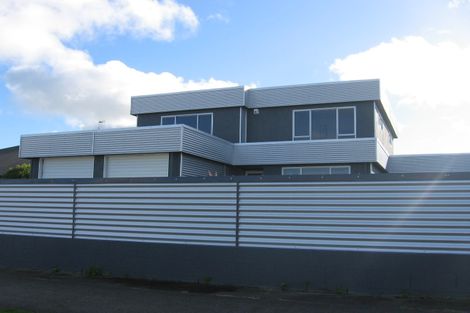 Photo of property in 96 John F Kennedy Drive, Milson, Palmerston North, 4414