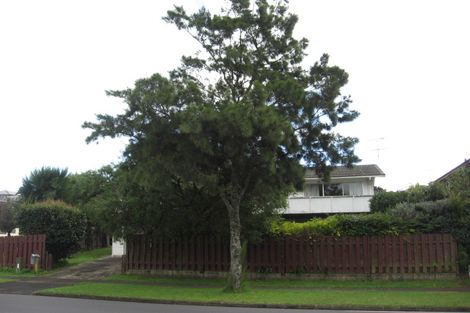 Photo of property in 165 Gossamer Drive, Pakuranga Heights, Auckland, 2010