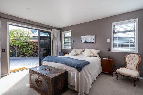 Photo of property in 27 Pukenamu Road, Rainbow Point, Taupo, 3330