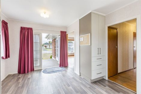 Photo of property in 21 Edinburgh Avenue, Rosehill, Papakura, 2113