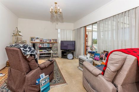 Photo of property in 9 Mcclintock Road, Massey, Auckland, 0614