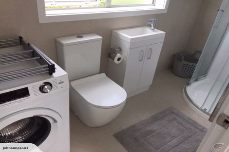 Photo of property in 5 Nottingham Place, Northcross, Auckland, 0630