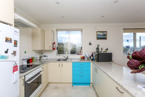 Photo of property in 3/80 Whiteley Street, Moturoa, New Plymouth, 4310